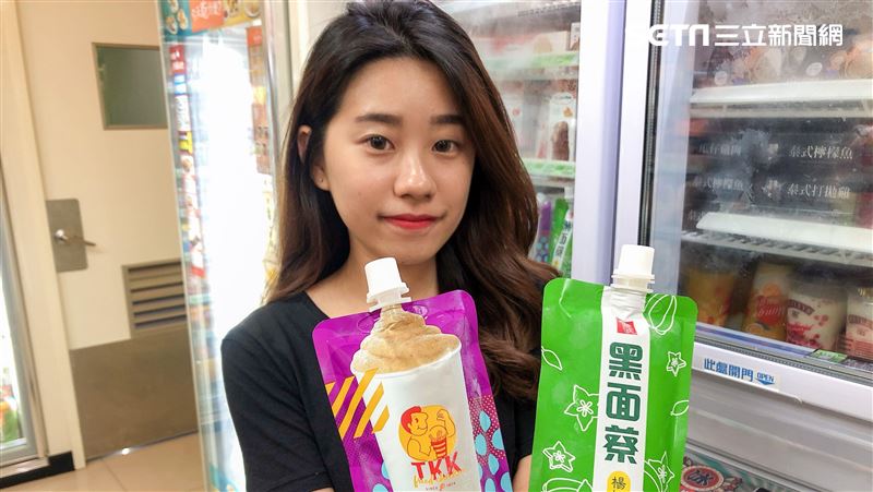 頂呱呱、黑面蔡古早味冰沙　全家開吸