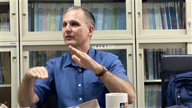 德國學者舒耕德分析　兩岸政治互動呈現冷穩定德國學者舒耕德5日在國立政治大學演講。他在演講結束後接受中央社記者採訪指出，兩岸政治互動趨緩，在關係上反而形成冷穩定。中央社記者賴言曦攝　109年5月5日