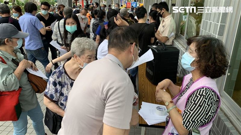 萬元紓困三重塞爆　民怨：發消費劵啦