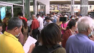 萬元紓困湧人潮　民怨3百號等到下午