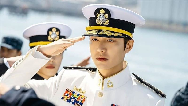 掛日本旗在韓軍艦　李敏鎬新劇擺烏龍