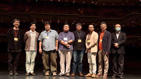 2020舞台劇潛力新星甄選會　評審陣容堅強2020舞台劇潛力新星甄選會6日在台北國家戲劇院舉行，評審陣容堅強，包括導演楊景翔（左起）、程伯仁、羅北安、梁志民、呂柏伸、黃致凱、謝念祖，文化部政務次長蕭宗煌（右）也特別到場鼓勵。（全民大劇團提供）中央社記者趙靜瑜傳真　109年5月6日