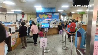 申請萬元紓困金　各地湧人潮排2小時