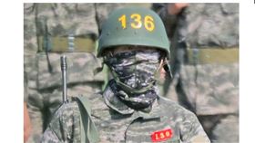 ▲韓國足球球星孫興慜在濟州島當海軍陸戰隊。（圖／截自韓國聯合新聞通訊社）