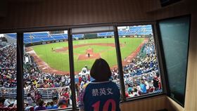  蔡英文婉謝中職開球…臉書喊話超暖心（圖／翻攝臉書）