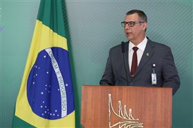 巴西總統府今天表示，發言人巴羅士（圖）新型冠狀病毒檢測呈陽性。（圖取自推特)