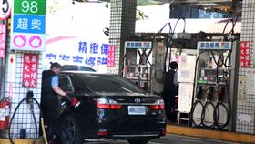 加油站，中油（圖／記者邱榮吉攝影）