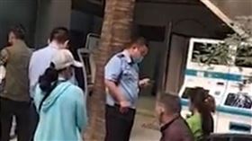 2童遭菜刀劈頭慘死！校門前驚爆隨機殺人：兇嫌有精神病史（圖／翻攝自微博）