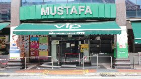 新加坡小印度區的慕斯達法超市恢復營運