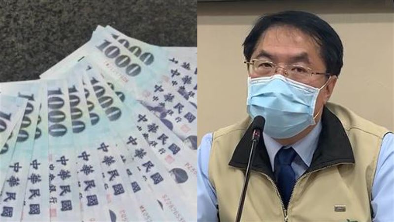 萬元紓困惹民怨　他捧十萬到公所發放