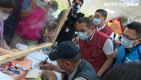 新北市長侯友宜視察三重區公所,因應疫情擴大急難紓困-慰勉區公所第一線同仁,新北市府提供