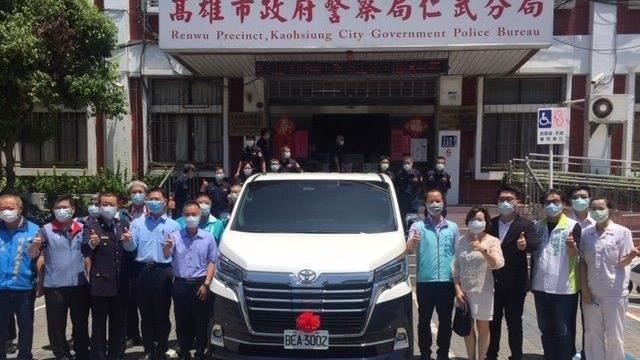 維護治安更添利器！企業贈廂型警備車