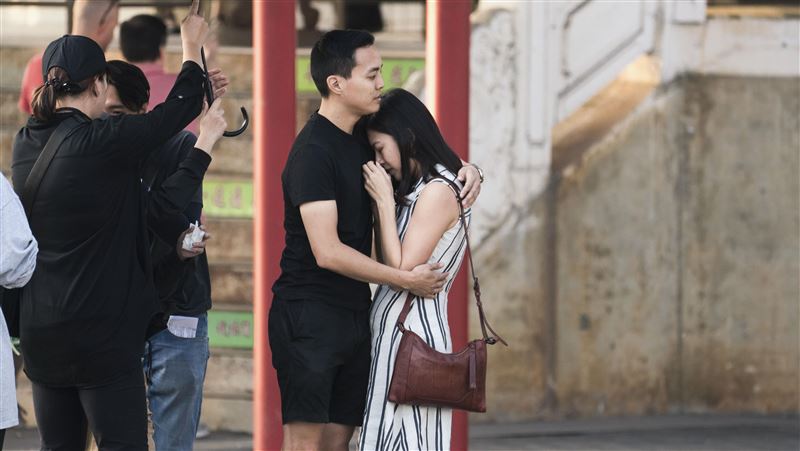 見它想起高凌風　葛曉潔哭到泣不成聲