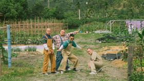 春風點頭！臭屁嬰仔7日推出新單曲《弱山雞》 創作靈感噴發春風再度攜手子弟兵出擊 (新聞提供：混血兒娛樂)
