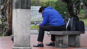 政院拍板無薪假勞工最高月領19K（3）行政院為因應武漢肺炎疫情衝擊，5日在院會通過勞動部提報穩定就業因應措施，其中針對減班休息（無薪假）勞工，若參與教育訓練，最高可月領新台幣1萬8960元，原則上實施3個月。中央社記者徐肇昌攝　109年3月5日