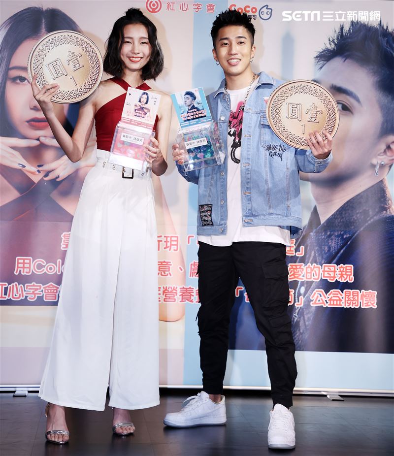 婁峻碩.陳忻玥出席愛心公益。（記者邱榮吉/攝影）