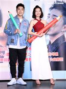 婁峻碩.陳忻玥出席愛心公益。（記者邱榮吉/攝影）