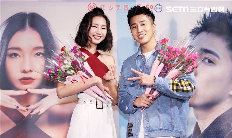 婁峻碩.陳忻玥出席愛心公益。（記者邱榮吉/攝影）