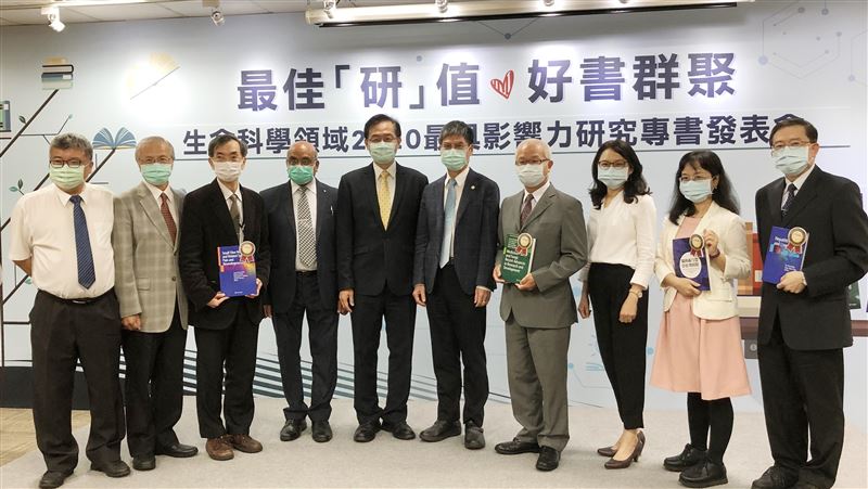 生科推薦專書　腸病毒B肝研究入選