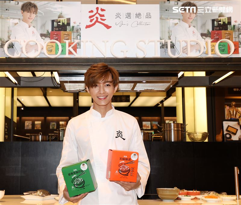 炎亞綸跨足餐飲圈當總裁，推出自己「特調」口味的乾拌麵。（記者邱榮吉/攝影）