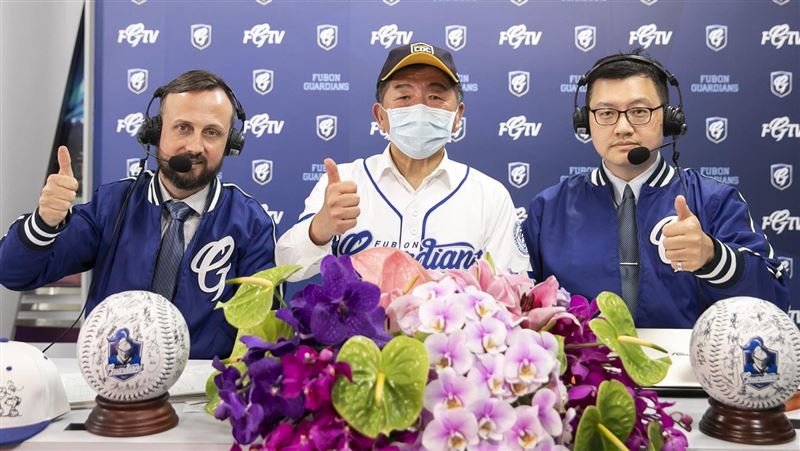 中職／陳時中登轉播台　主播：被電到