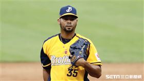 ▲中信兄弟投手Esmil Rogers（羅傑斯）。（圖／記者林聖凱攝影）