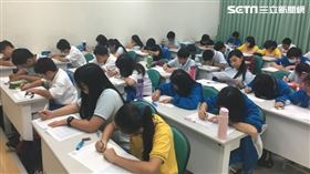 考生,學生,教室
圖/林葳蔡恆專業國文提供