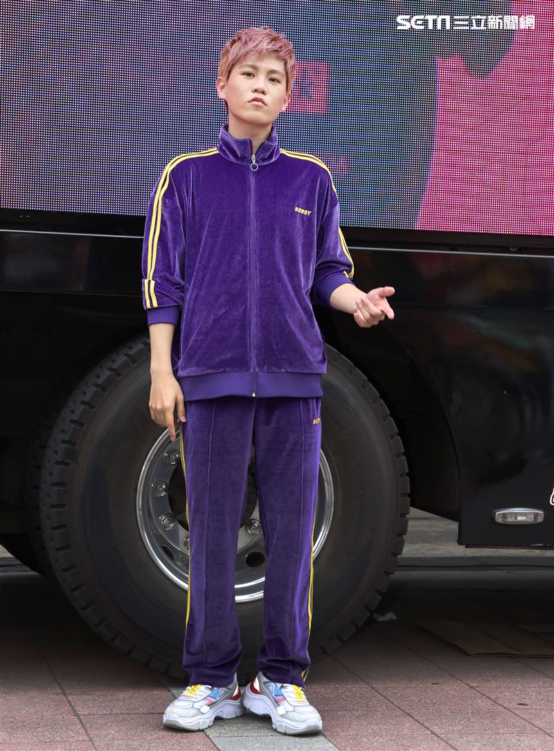 Spark皇毅「格林成人童話」高潮列車出發。（記者邱榮吉/攝影）