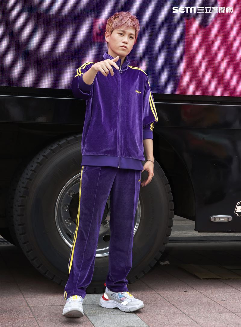 Spark皇毅「格林成人童話」高潮列車出發。（記者邱榮吉/攝影）