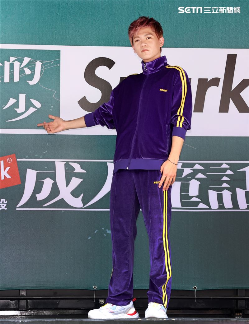 Spark皇毅「格林成人童話」高潮列車出發。（記者邱榮吉/攝影）