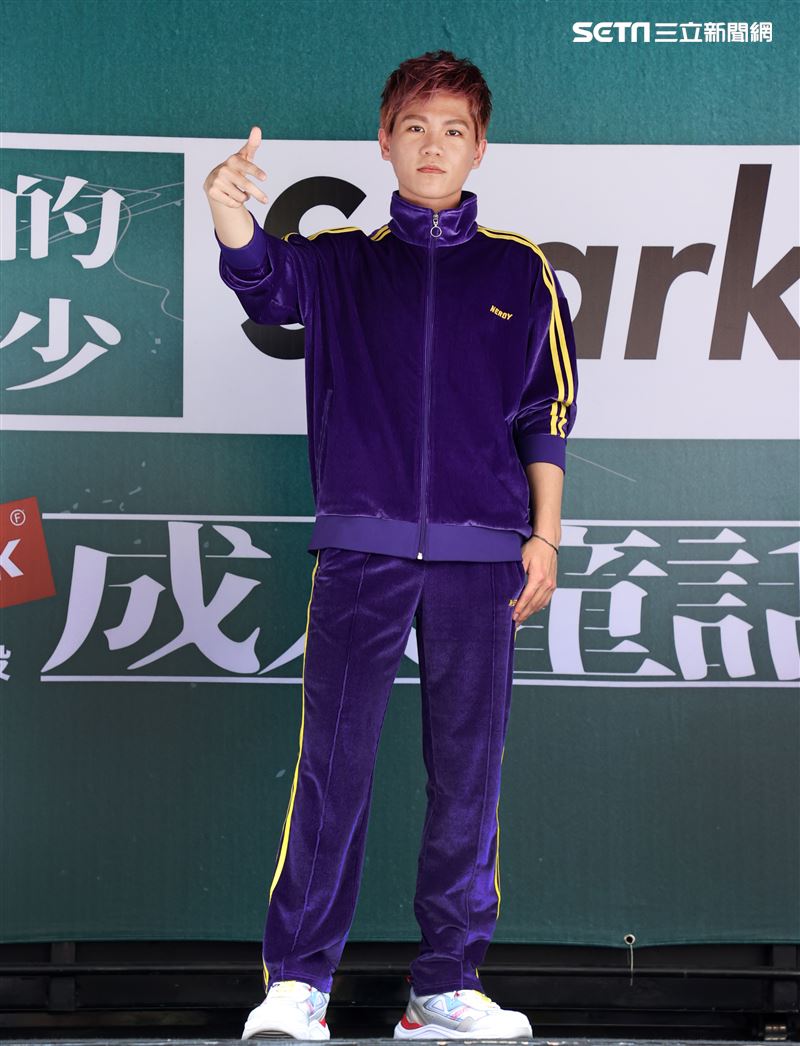 Spark皇毅「格林成人童話」高潮列車出發。（記者邱榮吉/攝影）