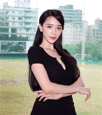 性感的翁子涵希望大家給她正面能量｜娛樂圖輯｜娛樂星聞 STAR.SETN.COM