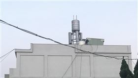 彰化和美柑井里基地台關訊號彰化和美鎮柑井里頂庄一處廠房原設有電信公司基地台，新地主拆除舊廠房欲重建，被里民發現有基地台，部分里民直接向新地主抗議，新地主聯絡電信公司要求拆除，經商討後決定先關閉訊號。中央社記者吳哲豪彰化攝　109年5月9日