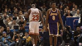 NBA／狂！19歲柯比敢叫馬龍閃邊NBA,Kobe Bryant,Michael Jordan,Karl Malone,全明星賽
翻攝自YouTube ESPN