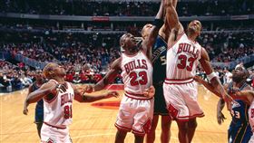 Dennis Rodman、Michael Jordan與Scottie Pippen。（圖／翻攝自NBA官方推特）