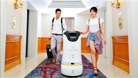 ▲零接觸防疫神器　漢來飯店「我愛Hi-Ro機器人」專案　（圖／高雄漢來大飯店提供）