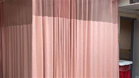 呼兩口而已…阿伯病房偷抽菸　護理師怒：遇純氧整層會不見▲。（圖／翻攝自爆怨公社）