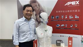 雃博發表呼吸器新品雃博11日發表新研發提供武漢肺炎輕、中度患者替代方案的呼吸器產品，包括西班牙、英國等區域詢問度高。。圖為雃博董事長李永川。中央社記者韓婷婷攝　109年5月11日