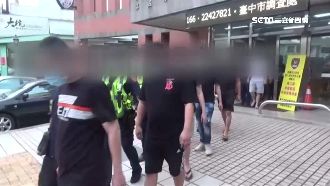 台中9人派出所旁約群架　熱身秒遭逮