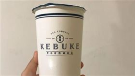 為何「可不可」飲料那麼重？店員揭密（圖／翻攝自Dcard）