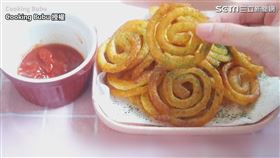 ▲「香脆扭扭薯圈」僅需簡單幾步驟就能完成。（圖／Cooking Bubu 授權）