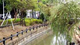 台南規劃打造新營美術園區台南市文化局表示，「新營美術園區」計畫為大新營地區重要建設之一，分期針對嘉南大圳新營支線水圳東起民治東路、西至復興路進行2公里的景觀改造；園區周邊重要節點及歷史建築新營縣府日式木造官舍同步修繕，逐步建構戶外型美術園區。（台南市政府提供）中央社記者楊思瑞台南傳真  109年5月12日