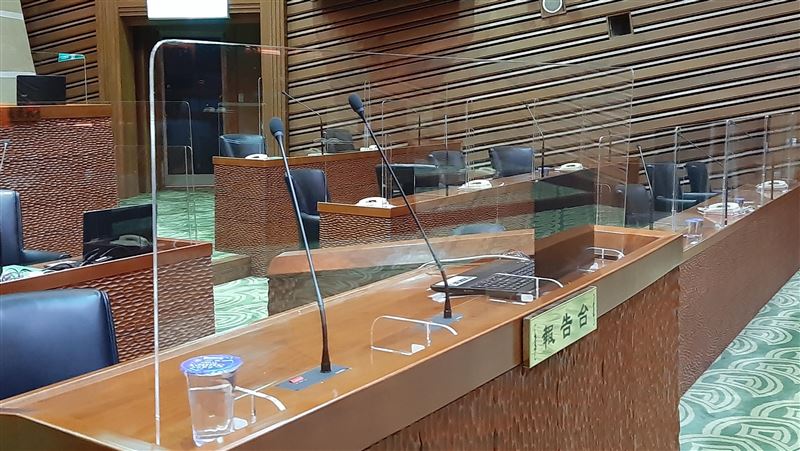 座位沒隔板　宜縣議會：符合防疫標準