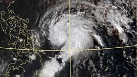 鄭明典發文「黃蜂」環流目前呈現一個大