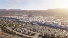 特斯拉執行長馬斯克宣布特斯拉加州廠將不顧防疫禁令恢復生產後，美國總統川普12日敦促加州允許特斯拉電動車組裝廠復工。（圖取自特斯拉網頁tesla.com）