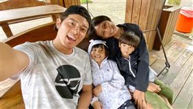 宥勝一家四口（翻攝自宥勝臉書）