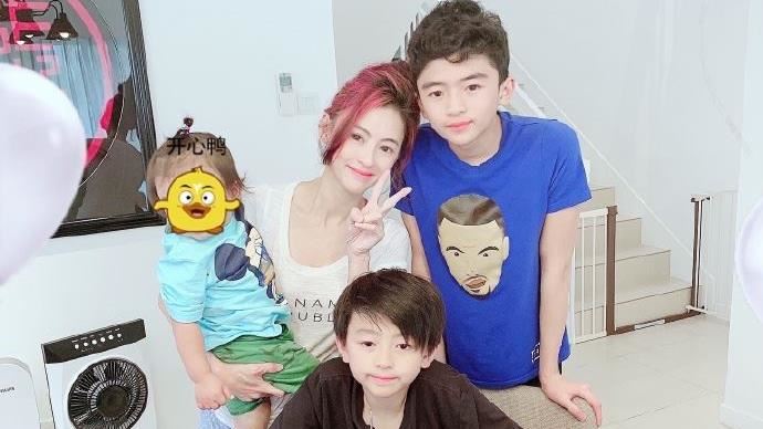 張柏芝攜小兒同框　意外洩生父身份