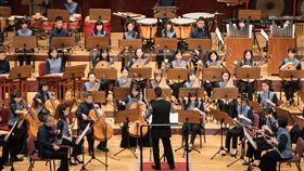 網路直播音樂會獲好評  台北市立國樂團持續發聲台北市立國樂團將在瞿春泉指揮的帶領之下，5月16日邀請朱宗慶打擊樂團兩團聯演「聲東擊西」音樂會，用音樂帶給全球樂迷正能量。（台北市立國樂團提供）中央社記者趙靜瑜傳真  109年5月13日