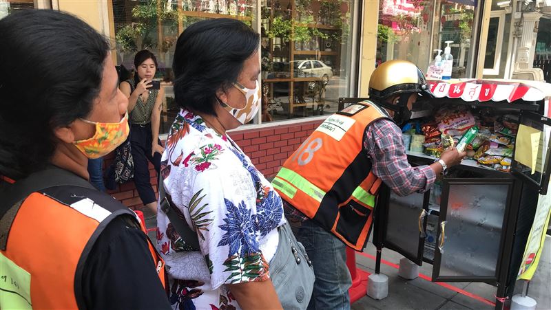 泰國食物分享櫃　助基層勞工度難關