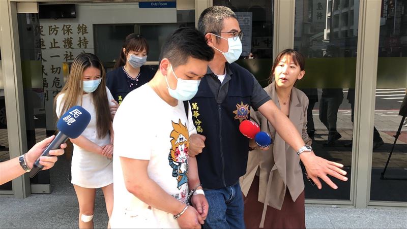 二度狠踹短裙妹頭部　北市警記過調職